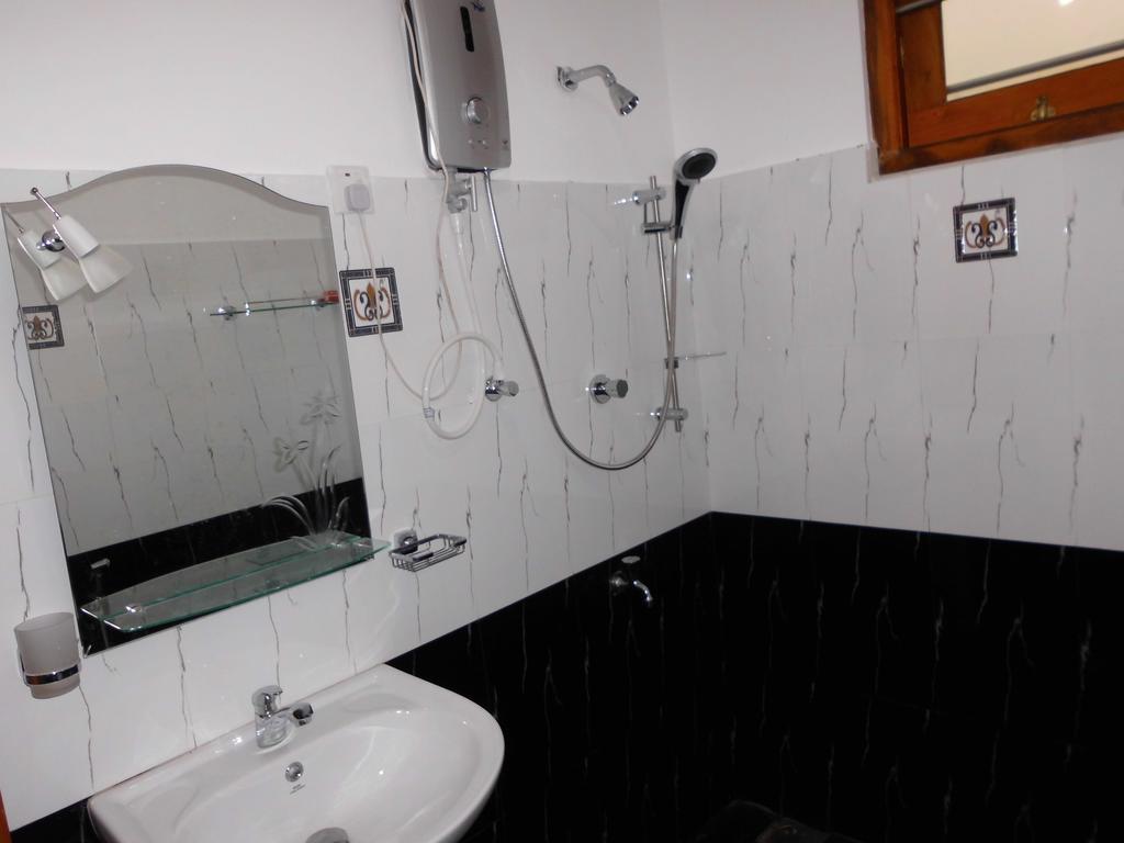 Hansa Villa Hikkaduwa Habitación foto
